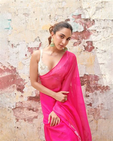 Kiara Advani looks beautiful in a pink saree 42000