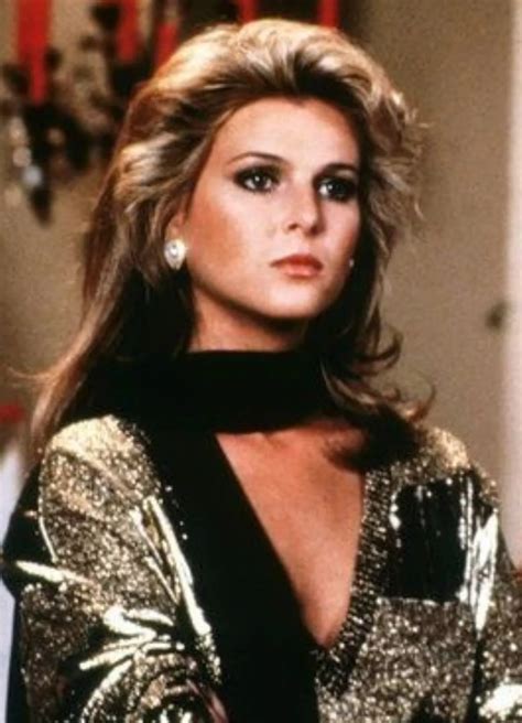 15 Facts About Amanda Carrington | FactSnippet