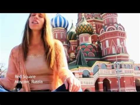 Дева Премал поет Гаятри мантру в разных точках планеты - YouTube
