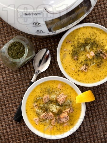 Рибена чорба / супа от филе от сьомга с картофи, сметана и копър в ...