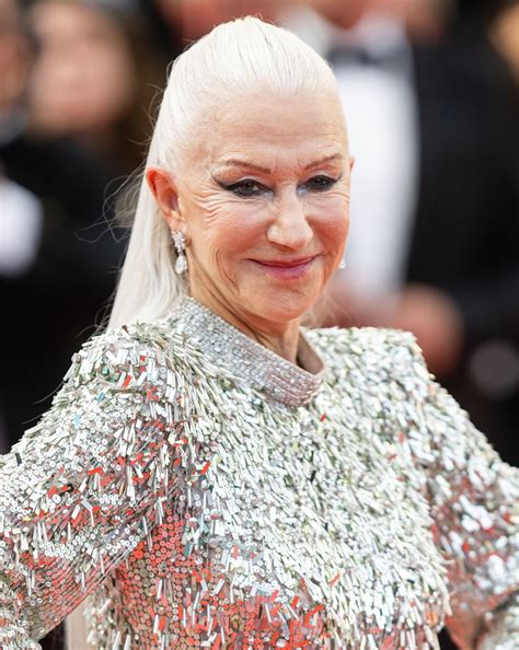 Colpi di luna sui capelli bianchi e altri tips per valorizzarli | Vogue