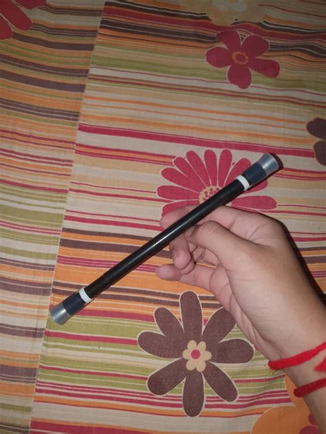 Inverted Ivan : r/penspinning