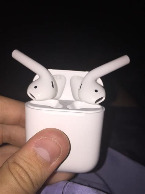 Angry AirPods : r/pics