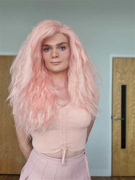 I. Love. Pink. : r/femboy