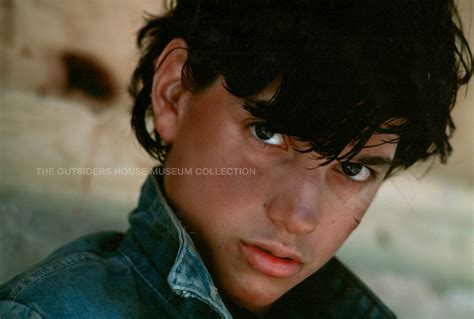 Did Johnny Die In The Outsiders 1