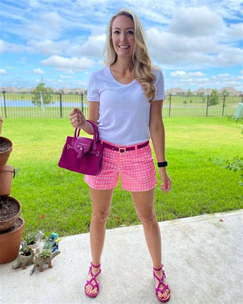 Lindsey Henry Style, Clothes, Outfits and Fashion • CelebMafia
