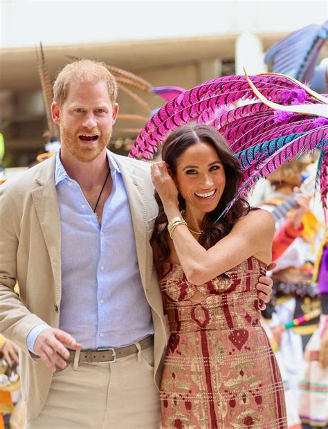 Meghan's Mole On Twitter: 7 Things You Missed! Image 17