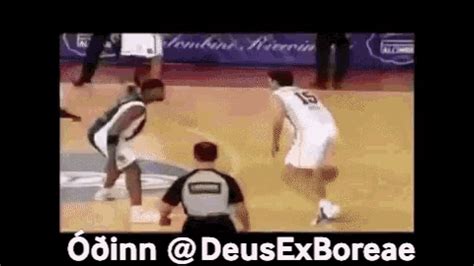 Shammgod Crossover Whip GIF - ShammgodCrossover Shammgod Crossover ...