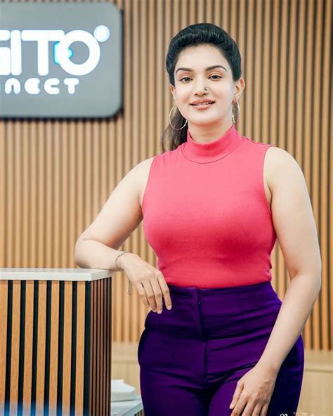 Honey Rose Photos, Pictures & Honey Rose Images - Kerala9.com
