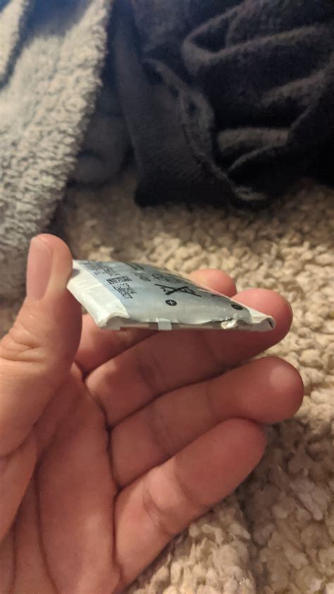 my iphone 3gs battery : r/techsupportgore