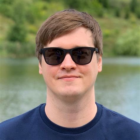 Aleksey Savinov - Senior Product Designer - Effective Technologies ...