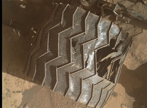 Curiosity Mars Rover: Wheel Watch and Wear!