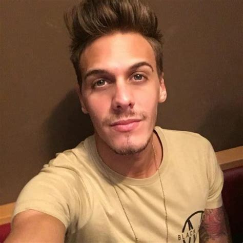 Cf Oficial Chris on Twitter: "Chris Diamond dandole el biberón. 🍼 ...