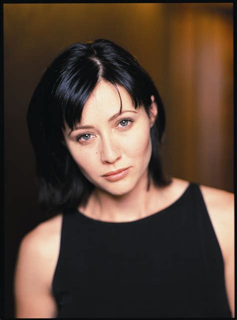 www.rosemcgowan-gallery.estranky.cz - Shannen Doherty - Shannen promo
