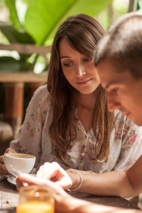 friends   cafe  stocksy contributor mosuno stocksy