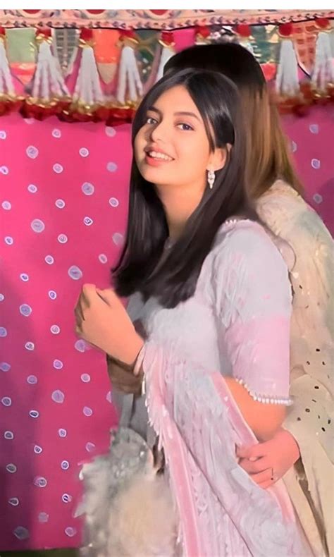 Aaradhya Bachchan Steals The Show With Stunning Look at Ambani Pre ...