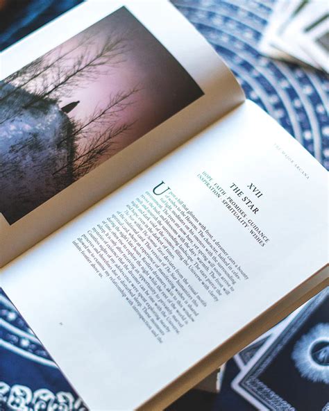The Somnia Tarot Companion Book – Arcana Barcelona