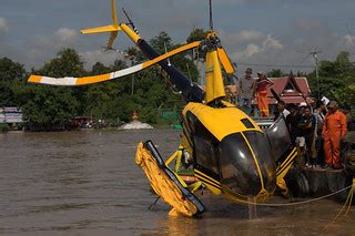 helictoper  lifted  crane  crashed helicopter wa flickr