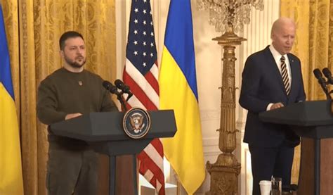 Американский президент прибыл в Киев с официальным визитом | Сенсаций.Нет