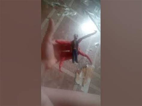 ребята это новый гуль и его зовут дек но его прозвище( фиолетовоя маска ...