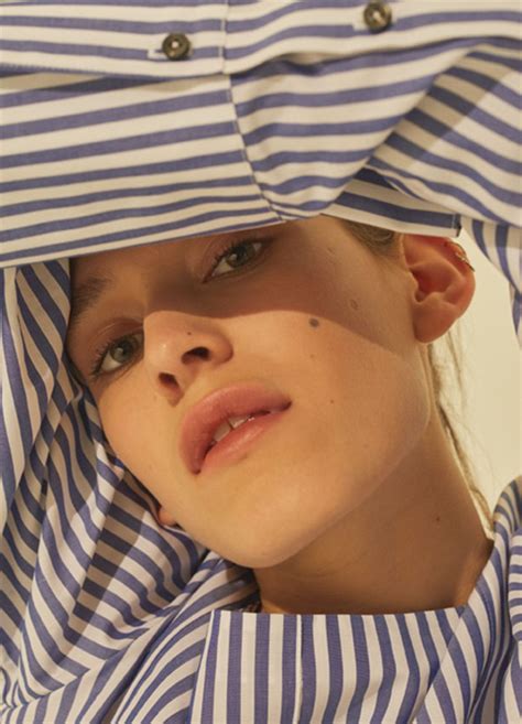 ZARINA NARES | Heroes Model Management
