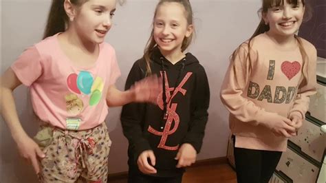 Три сестры поют христианские песни караоке Доброта. - YouTube