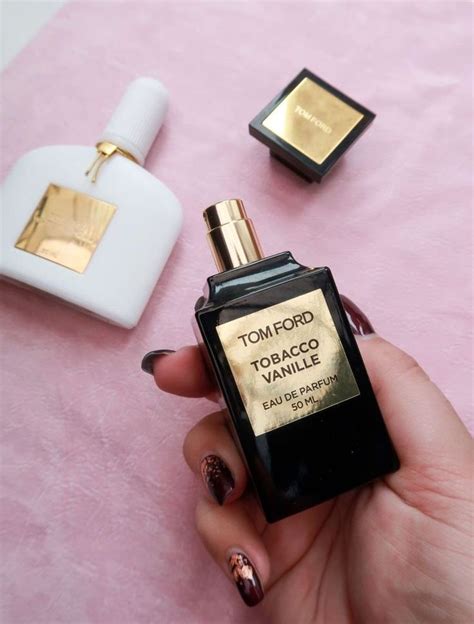 Épinglé par 𝓘 sur jojo core ୨୧ | Collection de parfums, Fragrance ...