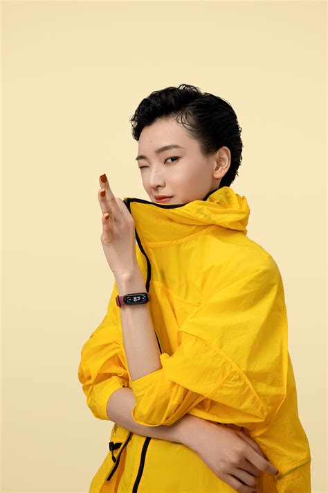 Xiaomi miband 6 on Behance