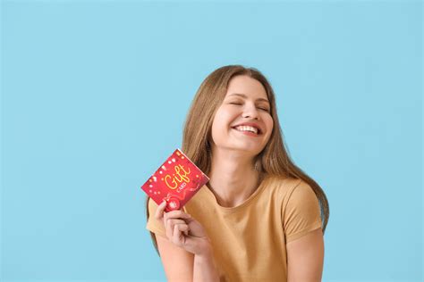How To Redeem Gift Cards: In-Store vs. Online | ConnectPOS