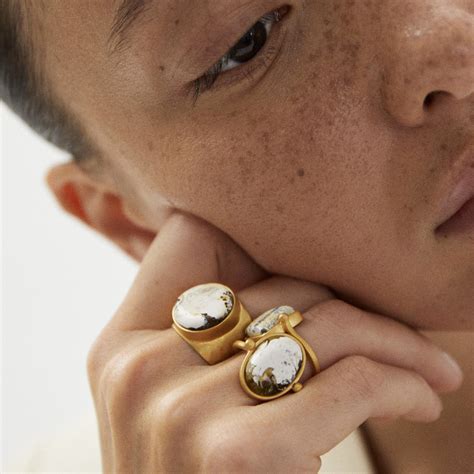 Ювелирные украшения из янтаря купить в интернет-магазине Strelnik Jewelry
