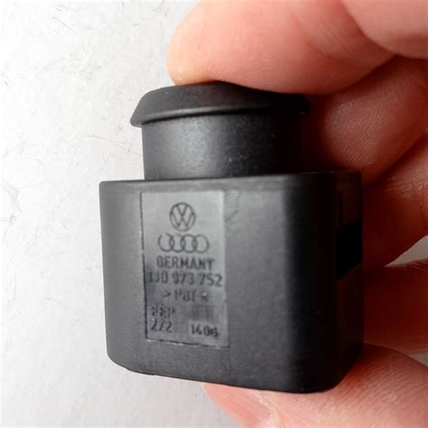 Разъем AUDI Volksvagen 1J0973752 (под провод 4кв.мм) 2 pin 6,3mm ...