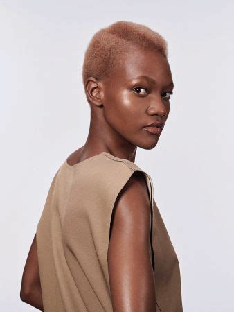 Korta frisyrer för kvinnor - våra 10 bästa | Friseur.com