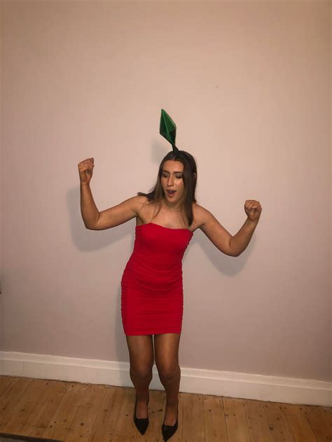my Bella Goth Halloween costume 🖤 : r/thesims