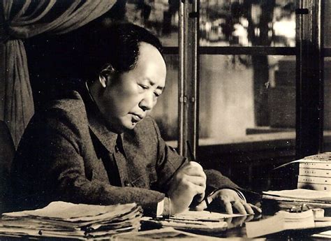 solitary dog sculptor poesia mao zedong  tse tung nieve las