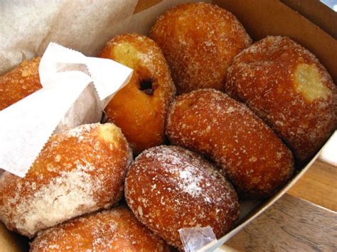 File:Leonard's malasadas.jpg - Wikimedia Commons