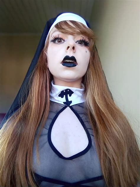 Nun by Anna Rhoniepri : r/cosplaygirls