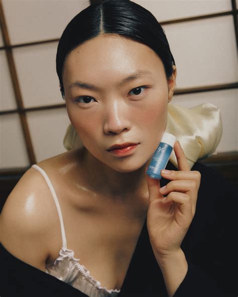 5. Тонер с гиалуроновой кислотой HYAL REYOUTH TONER