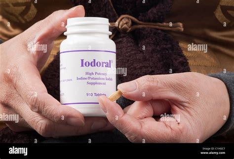 Jodid tabletten -Fotos und -Bildmaterial in hoher Auflösung – Alamy