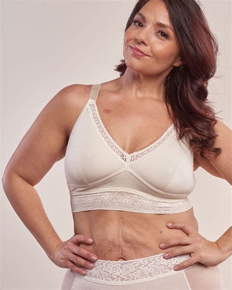 Delilah lumpectomy soft cup bra s black – Artofit