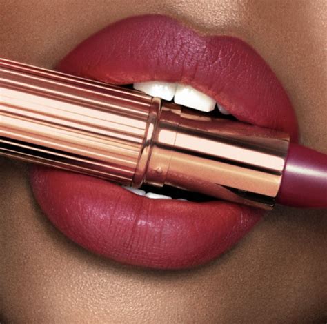 Charlotte Tilbury Матовая губная помада MATTE REVOLUTION Lipstick (Love ...