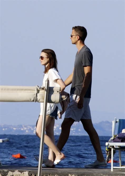 Lily Collins Breaks Down In A Raw Spill No One Saw Coming news