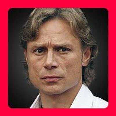 Валерий Карпин on Twitter: "Д.Комбаров: Вспомнил, что Карпин оценил мой ...