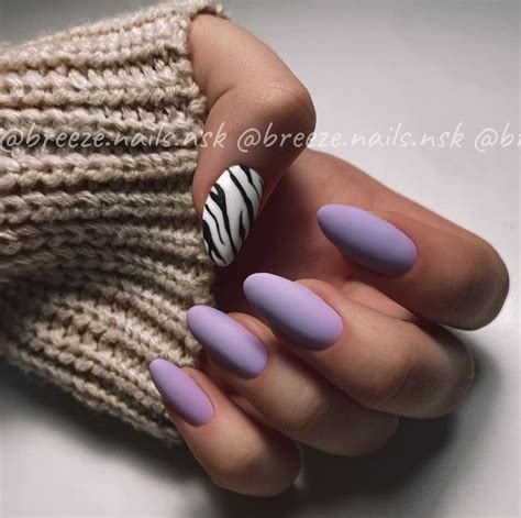 manicure violet zebra | Нейтральные ногти, Маникюр зебра, Дизай ногтей