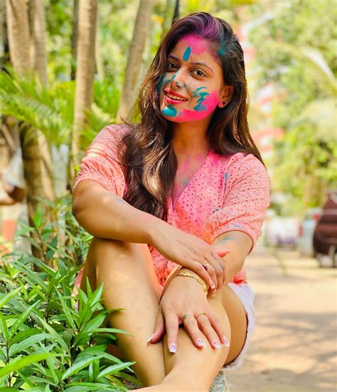 TV Actress Sneha Paul celebrates Holi, shares pictures on Social Media