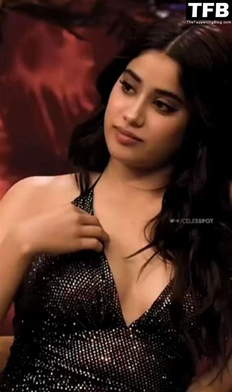 les seins de janhvi kapoor qui rebondissent