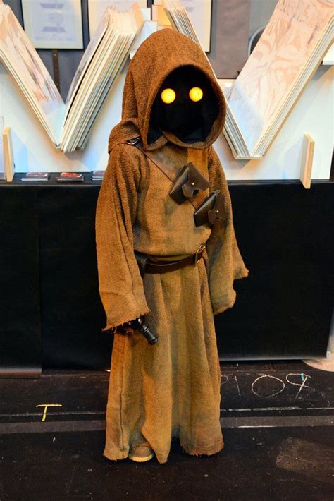 This Little Warren Cosplay Will Make Your Jaw Drop! - ny08vcr