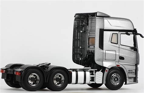 Diecast FAW J7 Eagle Tractor Unit Model 1:24 White /Red/ Silver [VB3A693]