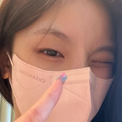 Pin by 𝘳𝘪𝘤𝘬 on 𝐇𝐖𝐀𝐍𝐆 𝐘𝐄𝐉𝐈 — | Without makeup, Itzy, Sneakers
