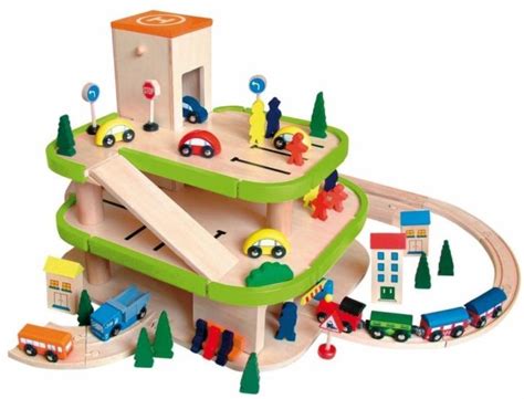 Een prachtig houten garage met lift en aansluiting op trein rails is ...