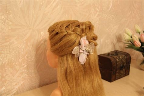 Прическа в школу из французской косы. | Прически, Косы, Плетение